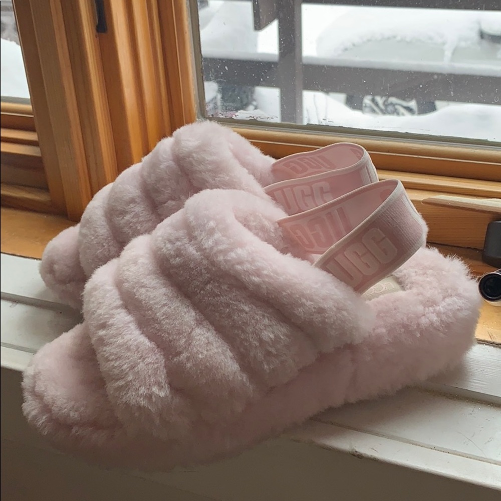 Ugg Fluff Yeah Seashell Pink Slides Size 6